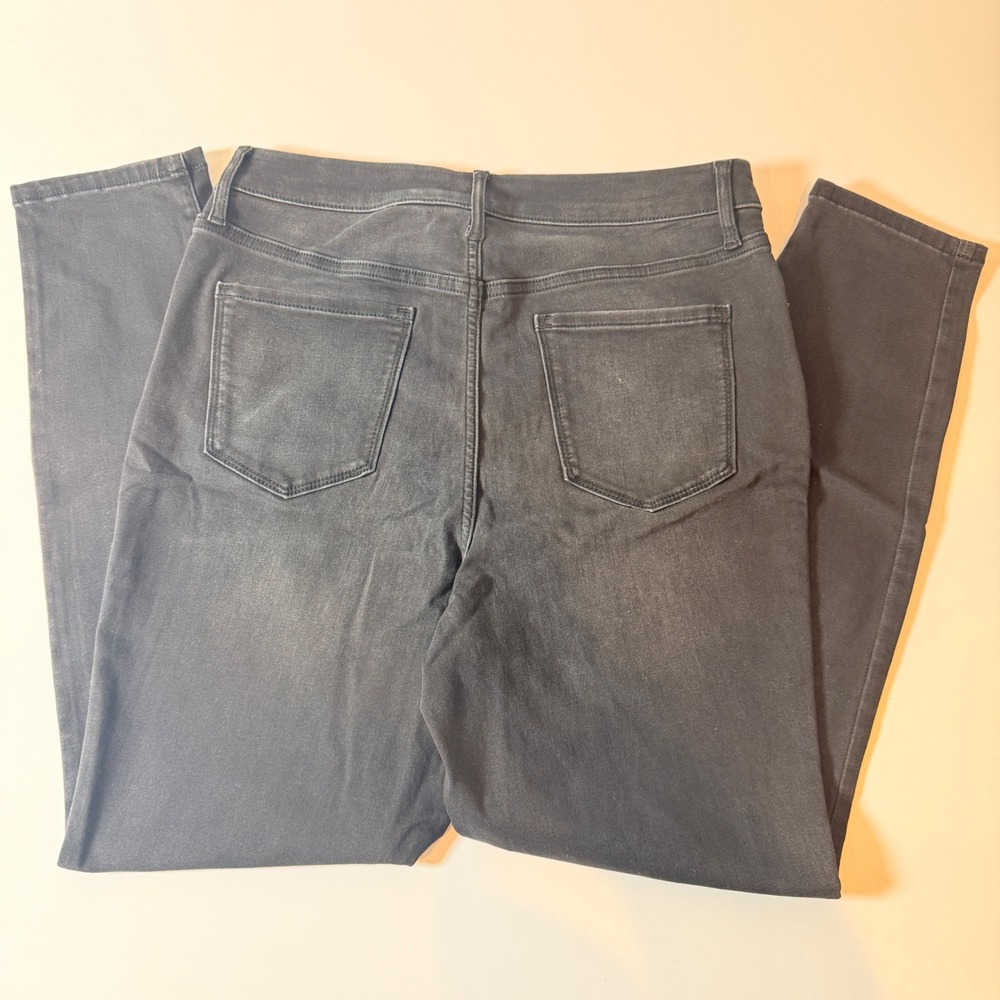 Simply Vera Vera Wang High Rise Skinny Jeans Washed Black Super Stretchy Size 12 - Picture 8 of 8